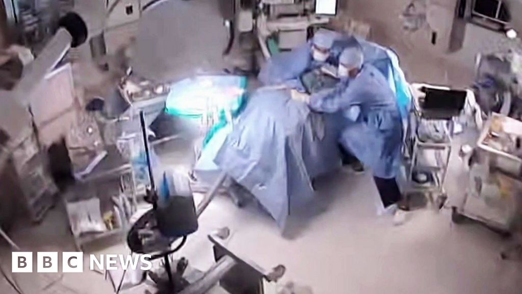 Watch: Moment earthquake shakes hospital operating room in Japan Watch: Moment earthquake shakes hospital operating room in Japan