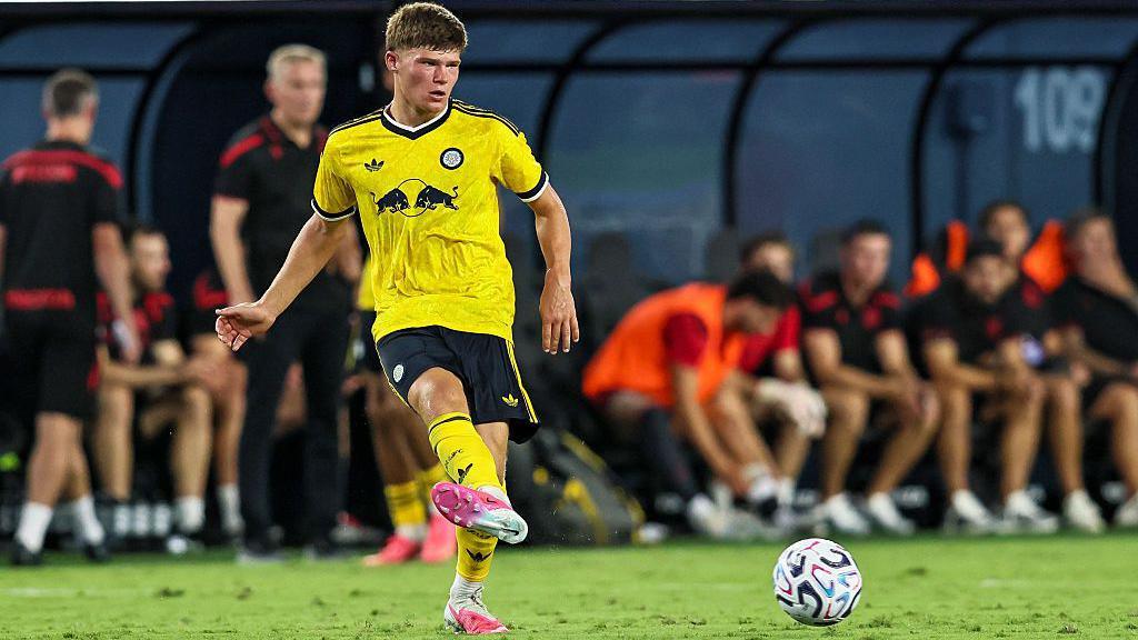 Alfie Cresswell playing for Leeds