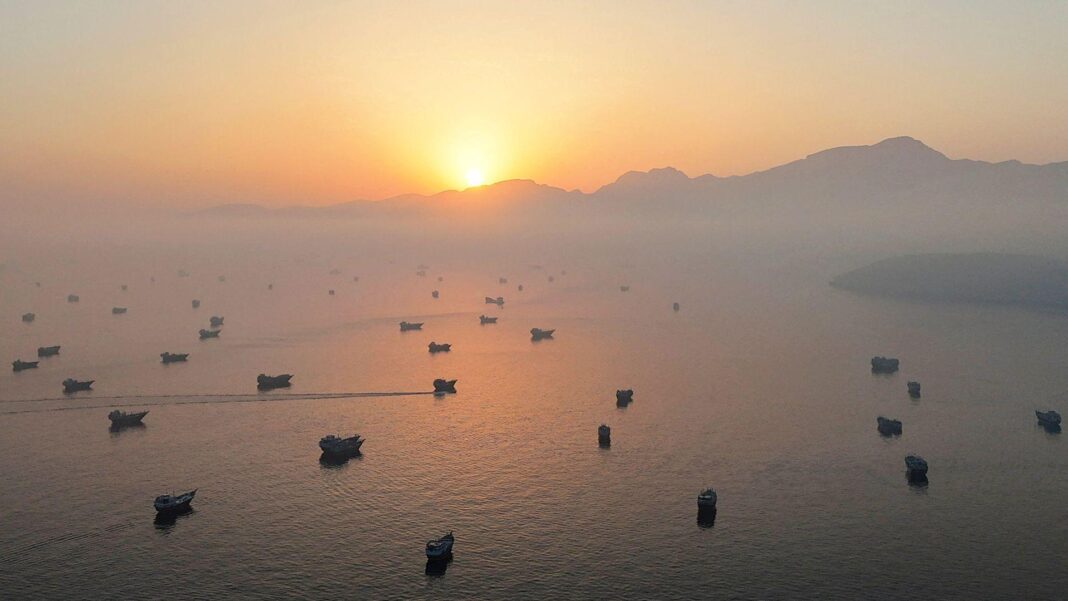 Hormuz talks positive, Oman says, as Iran warns deal would not open strait Hormuz talks positive, Oman says, as Iran warns deal would not open strait