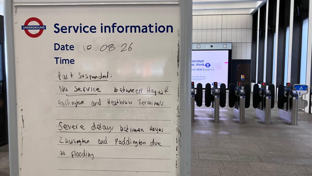 Heathrow Airport pipe leak causes flood disruption Heathrow Airport pipe leak causes flood disruption