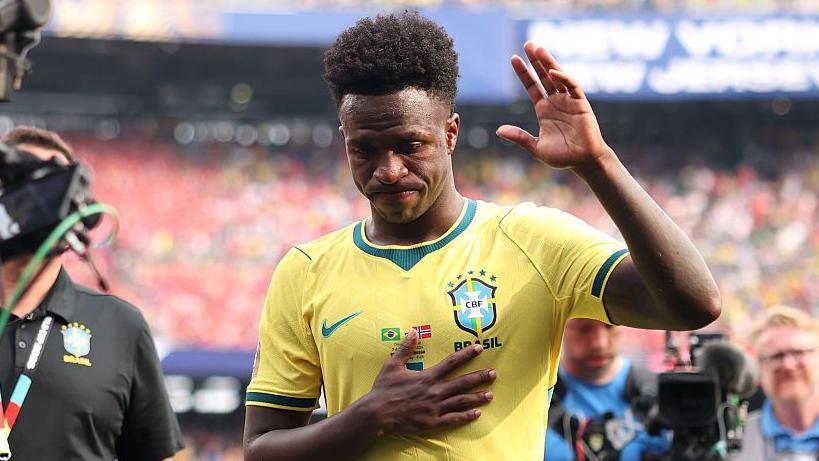 Vinicius signed a new contract despite interest from Premier League champions Arsenal