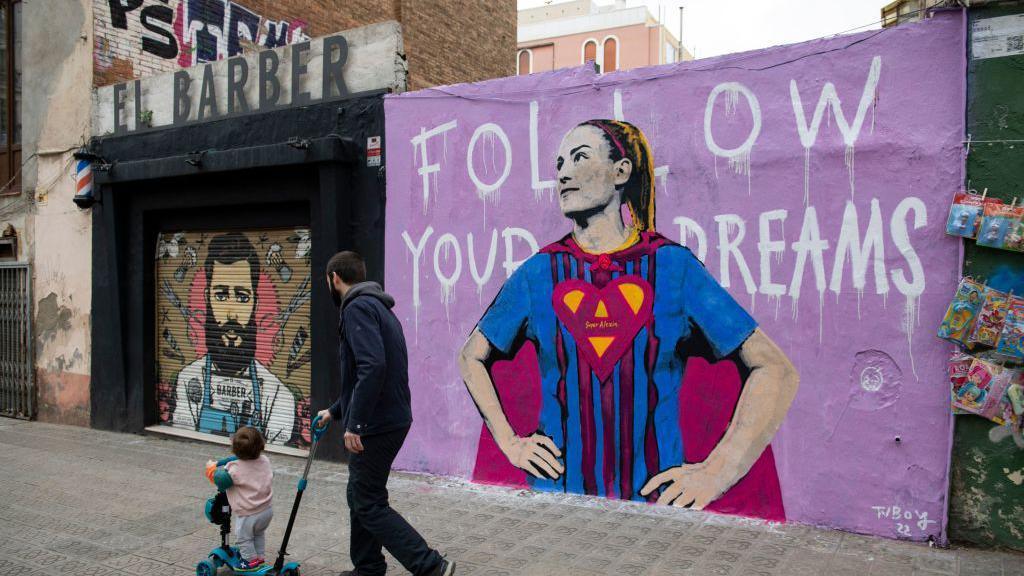 Alexia Putellas mural painted by artist TvBoy