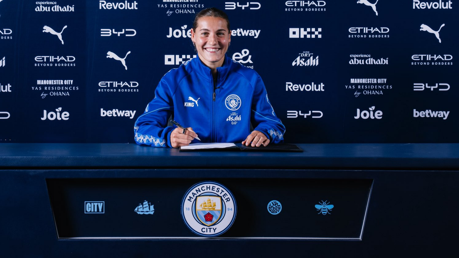 Carlotta Wamser signs for Manchester City