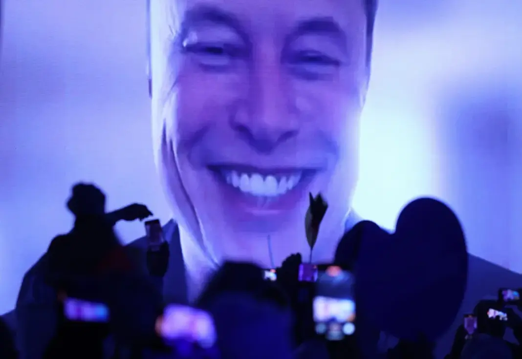 Elon Musk repeatedly one-upped his execs on SpaceX’s first earnings call Elon Musk repeatedly one-upped his execs on SpaceX’s first earnings call