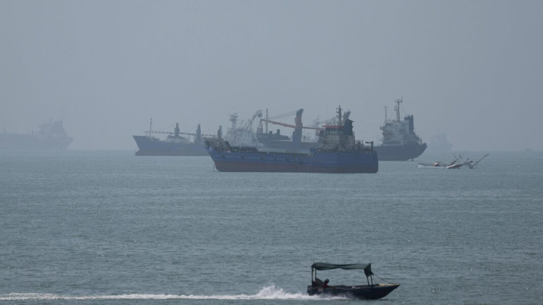 US strikes Iranian launchers on Larak Island in first known attack in weeks US strikes Iranian launchers on Larak Island in first known attack in weeks