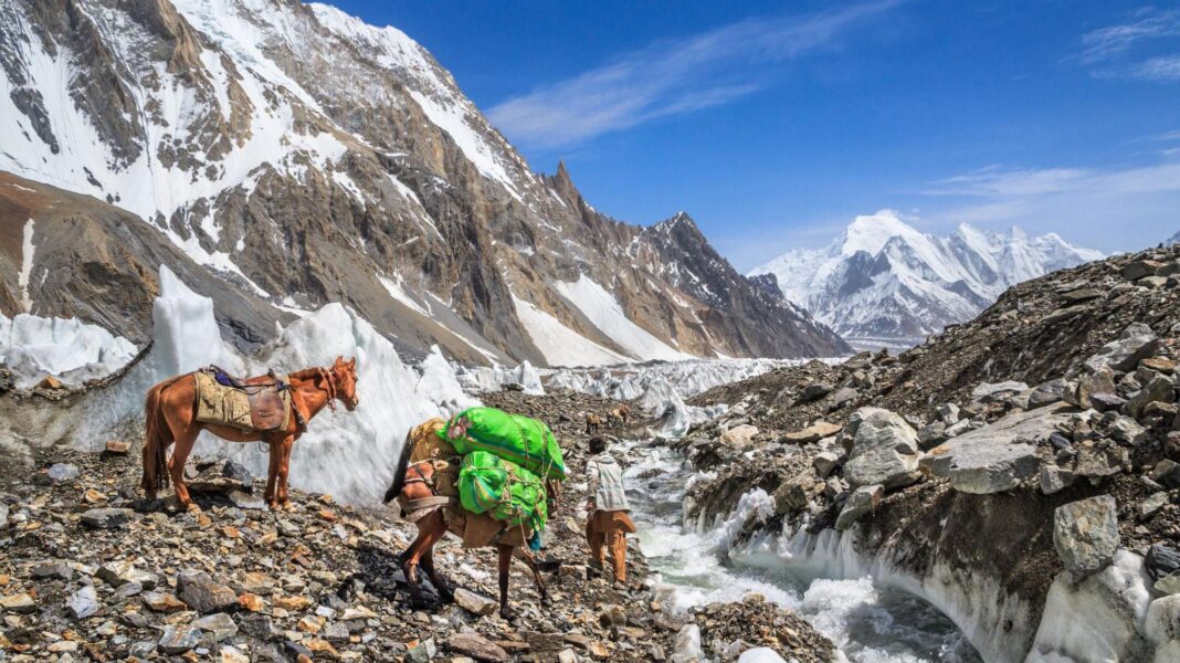 How a generation of record-setting guides died in a disaster that killed a climbing legend How a generation of record-setting guides died in a disaster that killed a climbing legend