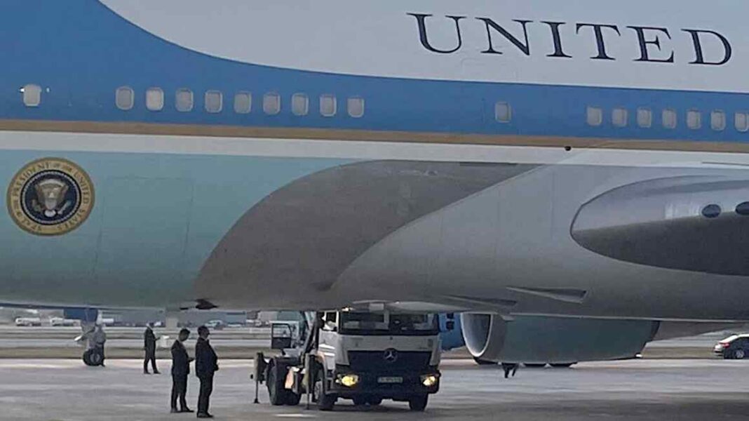 Top Democrat demands briefing on secret mission to extract Trump from Turkey Top Democrat demands briefing on secret mission to extract Trump from Turkey