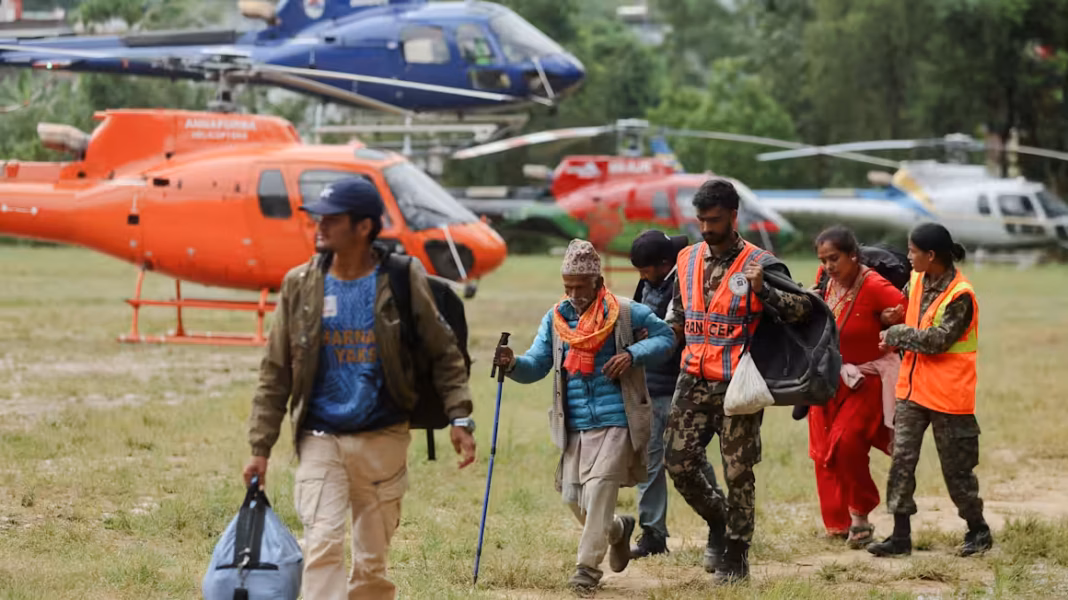 Nepal rescue effort intensifies as death toll passes 700 Nepal rescue effort intensifies as death toll passes 700