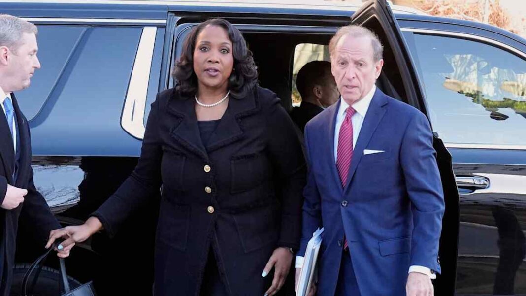 Donald Trump revives threat to sack Fed governor Lisa Cook Donald Trump revives threat to sack Fed governor Lisa Cook