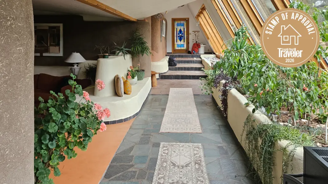 Quirky Airbnbs: A Colorado Earthship House That Belongs on Your Bucket List Quirky Airbnbs: A Colorado Earthship House That Belongs on Your Bucket List