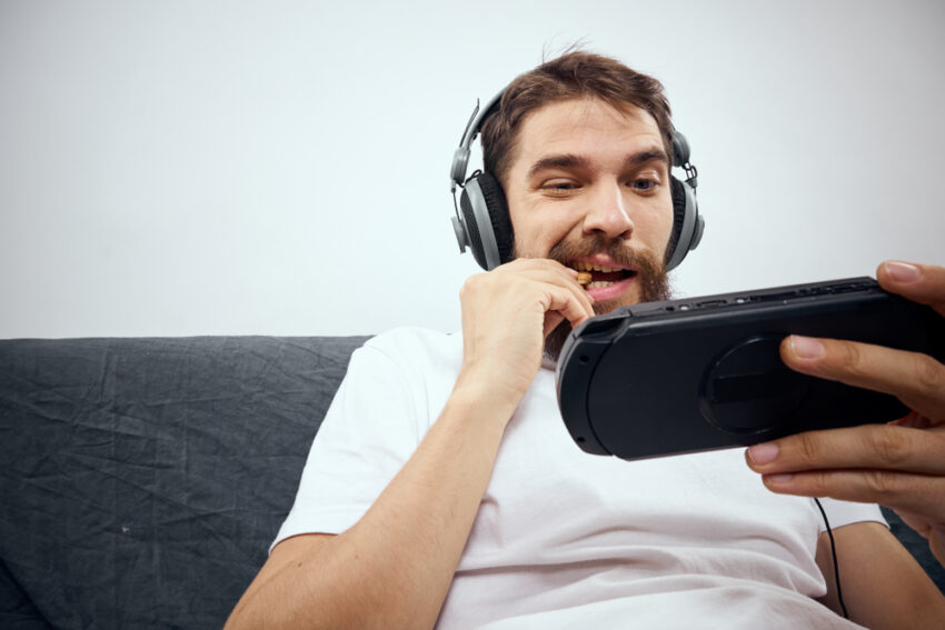 The Expanding Cultural Influence of Digital Games The Expanding Cultural Influence of Digital Games