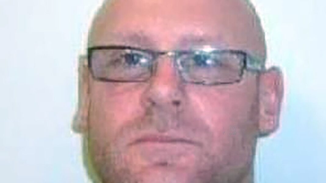 Manhunt for child rapist who escaped while on leave Manhunt for child rapist who escaped while on leave