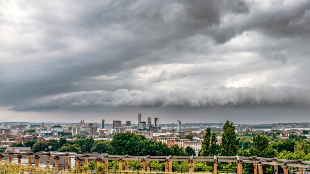 Thunderstorm warnings issued for parts of the UK Thunderstorm warnings issued for parts of the UK