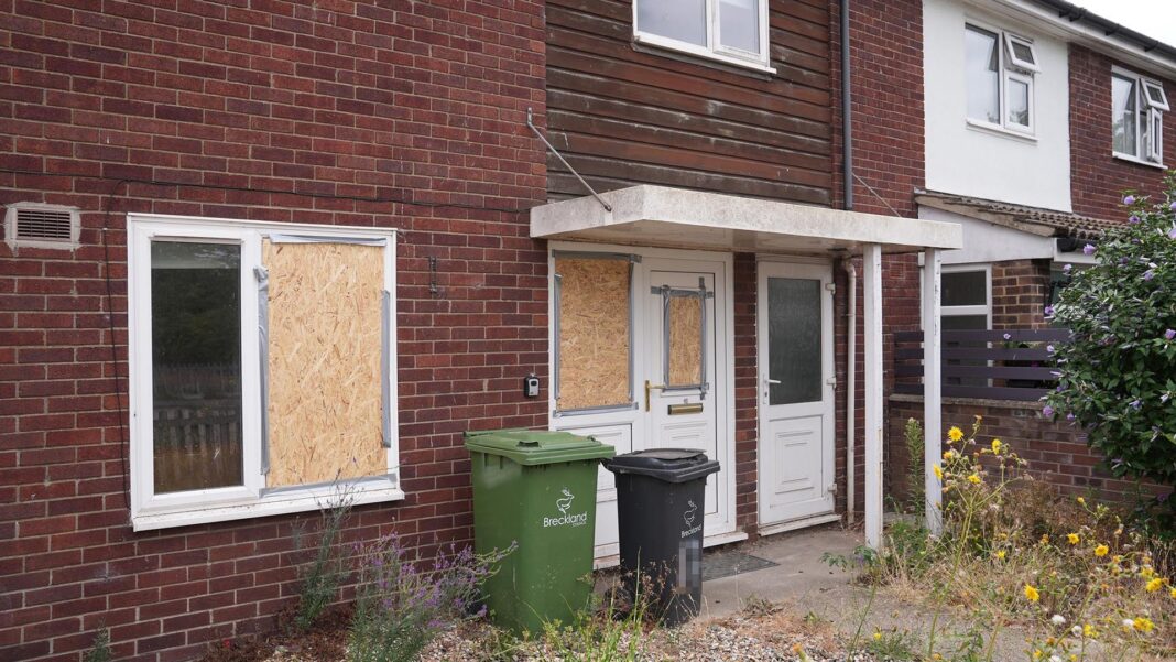 Police drop charge against man accused of leaking addresses of asylum seekers Police drop charge against man accused of leaking addresses of asylum seekers