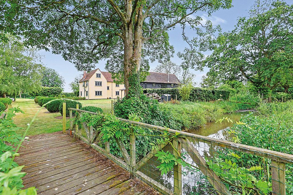 Houses for sale with wildlife ponds: Maynards, Little Sampford, Essex