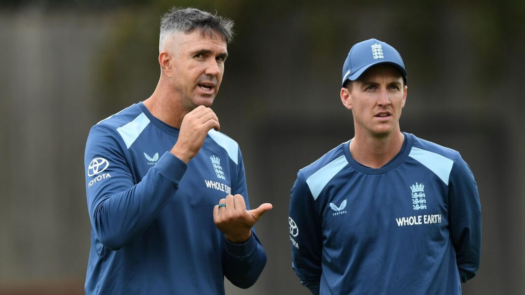 Brook likened to Pietersen in SL win – how do they compare? Kevin Pietersen talks to Harry Brook during an England training session