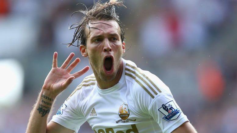 Michu celebrates
