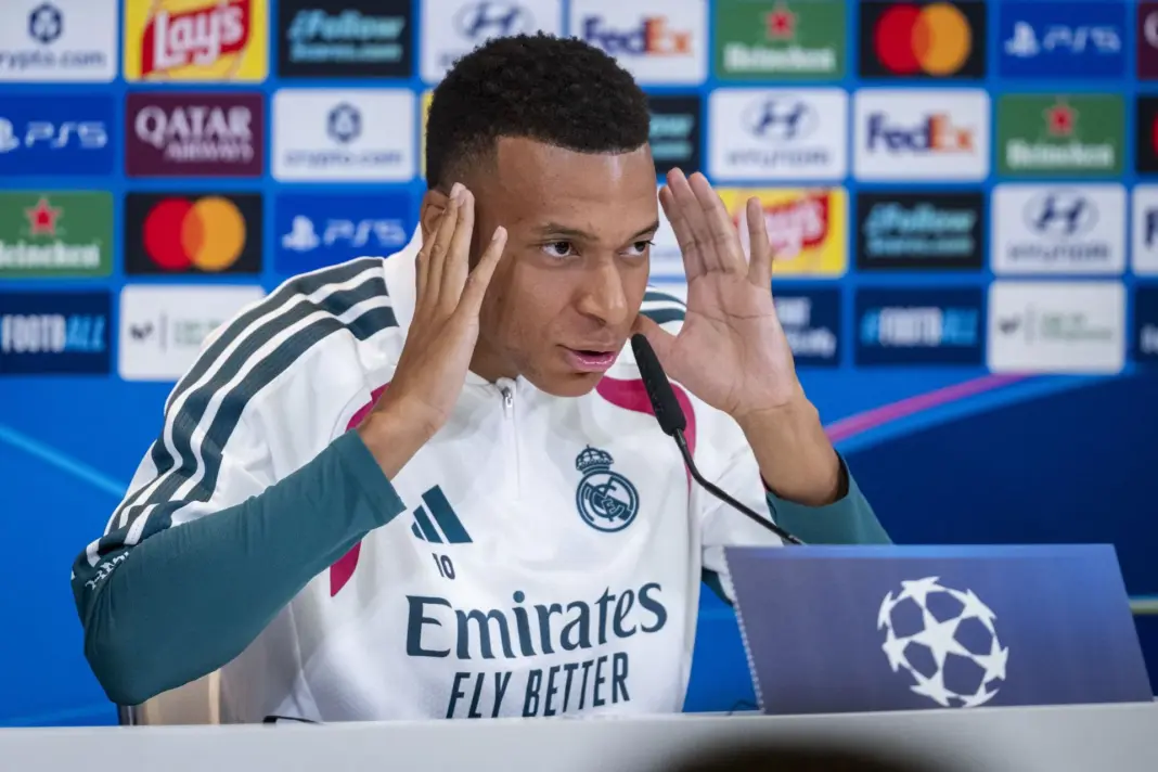 “No one thinks you were the best player in the world last season” – Ex-PSG star slams Kylian Mbappe over Ballon d’Or statement “No one thinks you were the best player in the world last season” – Ex-PSG star slams Kylian Mbappe over Ballon d’Or statement