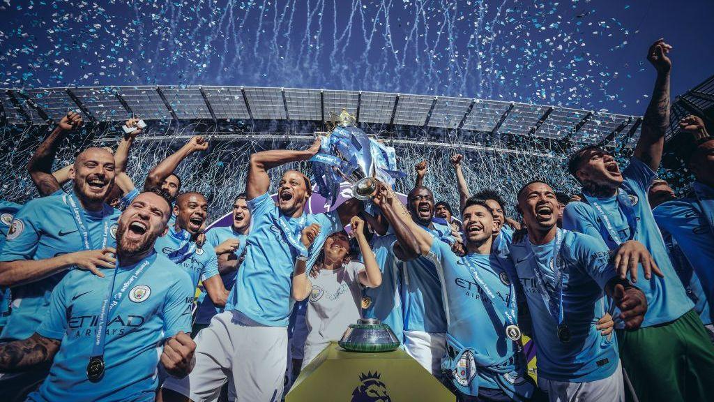 Manchester City celebrate winning the Premier League in 2018