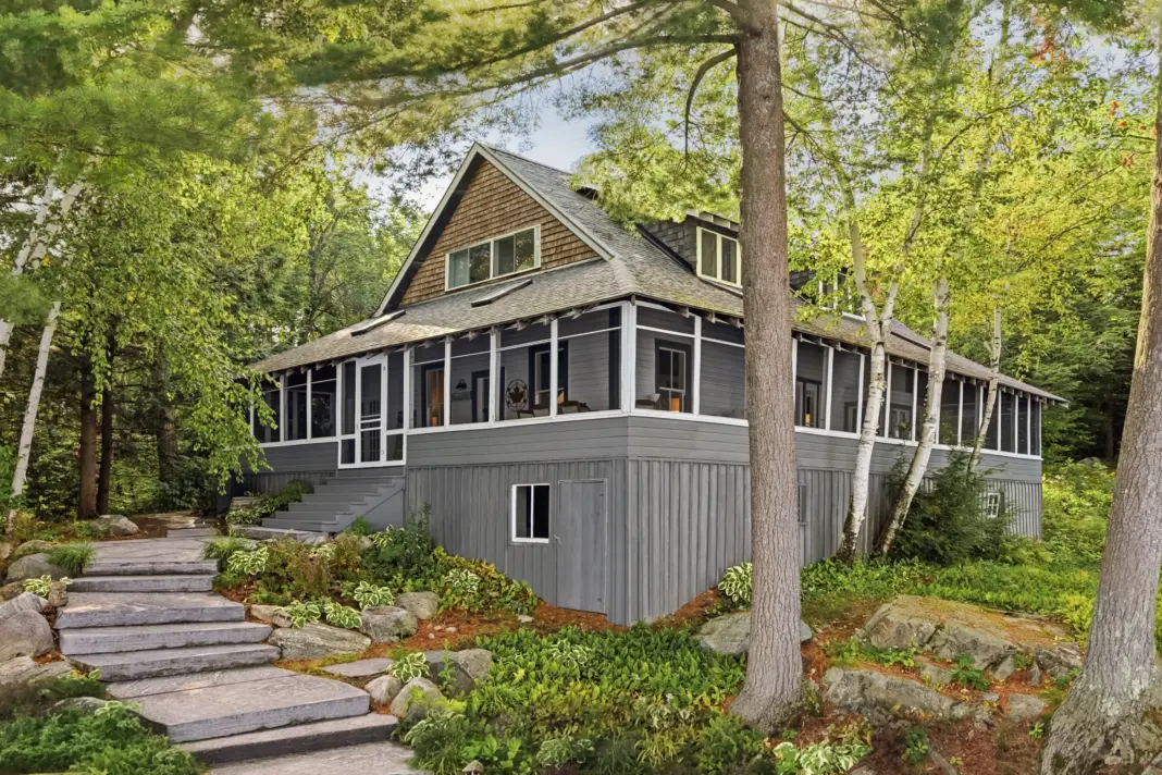 You Can Now Book the ‘Sterling Point’ Cottage on Airbnb—and the Inside Might Surprise You 11 gordonbay press