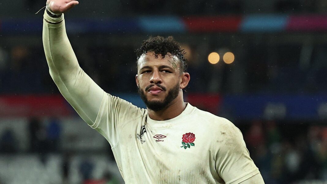 Allow overseas stars to play for England – Lawes Courtney Lawes acknowledges the crowd after England's World Cup exit