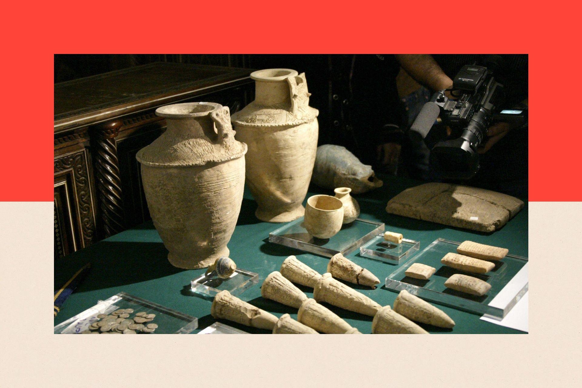 Some of the 700 Iraqi antiquities which have been in the care of Syria authorities are displayed at the National Syrian Museum in Damascus