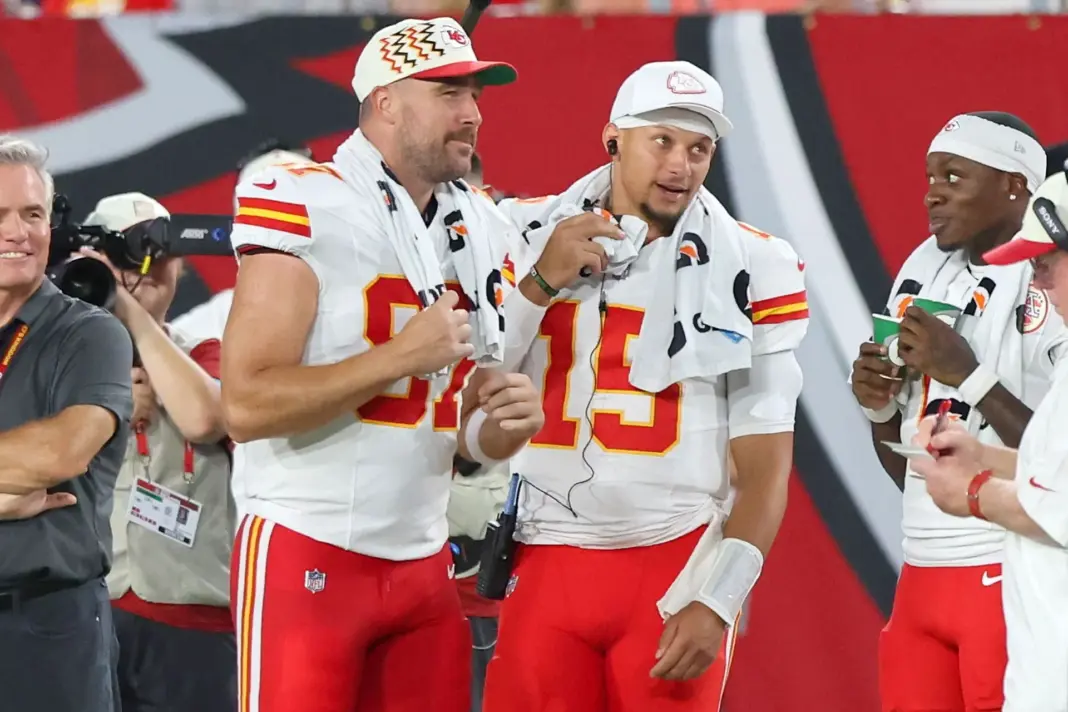 “Refs cheating for Chiefs,” Rigged as usual”: NFL fans rip referees for missing holding penalty on Travis Kelce as Patrick Mahomes scores 1st TD “Refs cheating for Chiefs,” Rigged as usual”: NFL fans rip referees for missing holding penalty on Travis Kelce as Patrick Mahomes scores 1st TD