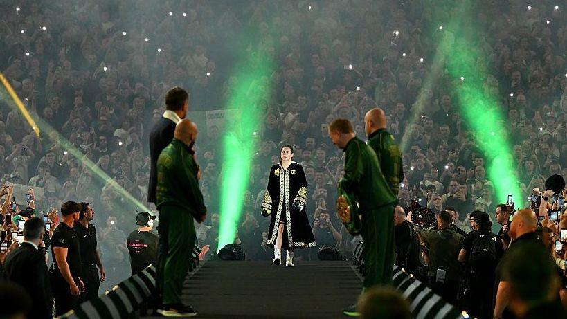 Katie Taylor walks to the ring