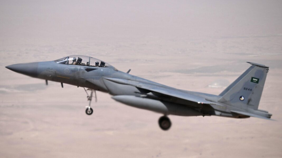 Verified video shows wreckage of Saudi fighter jet shot down over Yemen A Saudi F-15 fighter jet in flight over a desert landscape