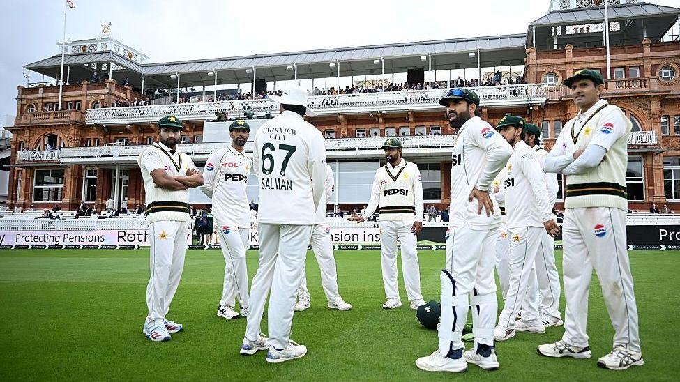 Pakistan wait to take the field at Lord's