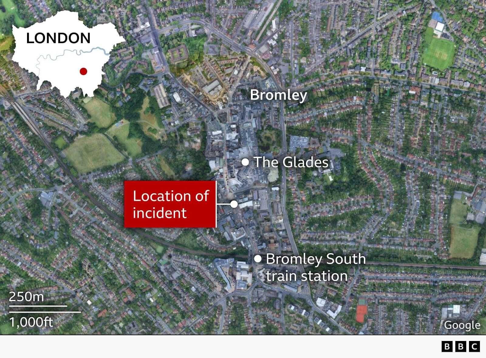 Satellite map of central Bromley, south-east London, showing the marked location of an incident in the town centre. Nearby landmarks labelled include The Glades shopping centre to the north-east and Bromley South railway station to the south. An inset map of London highlights Bromley's location within the capital.