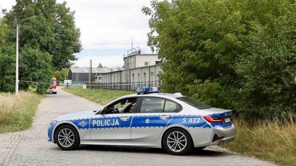 Police investigate the cause of a fire at the WB Group plant in Skarzysko-Kamienna, Poland, 31 August 2026