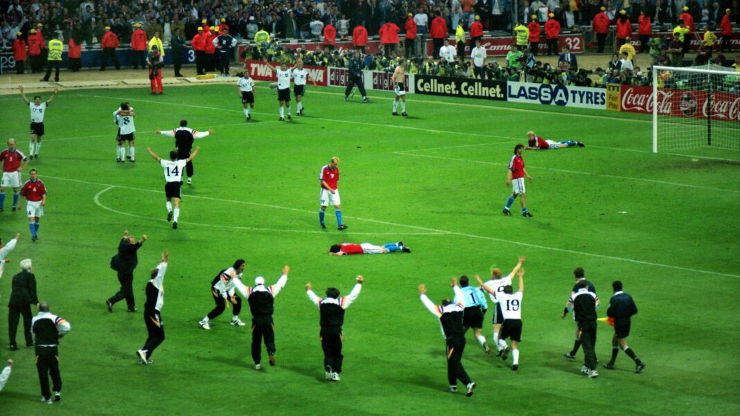 Czech Republic ready for Wembley 30 years after Euro ’96 Germany players, in black shirts and black shorts, celebrate their Euro '96 win after a golden goal in extra time as Czech players in red shirts look distraught, with one lying face down on the pitch
