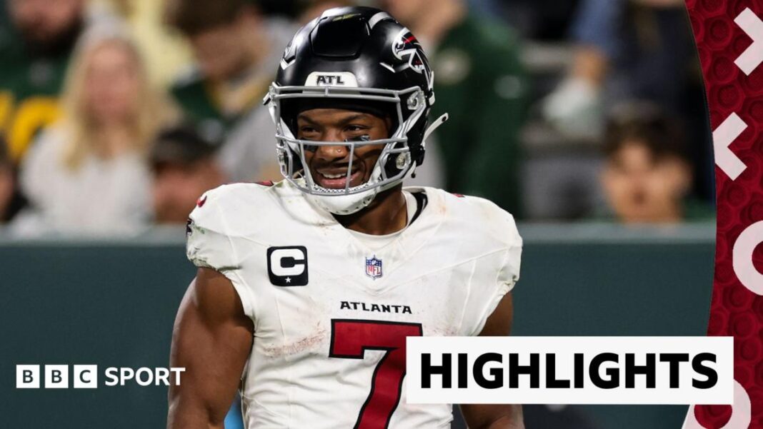 Packers booed by own fans during loss to Falcons Packers booed by own fans during loss to Falcons