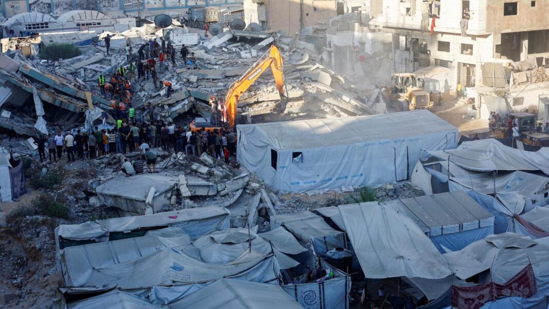 At least 20 killed and dozens missing after war-damaged Gaza building collapses Gaza Civil Defence first responders attempt to rescue people trapped beneath the rubble of a war-damaged residential building that collapsed in Gaza City (16 September 2026)