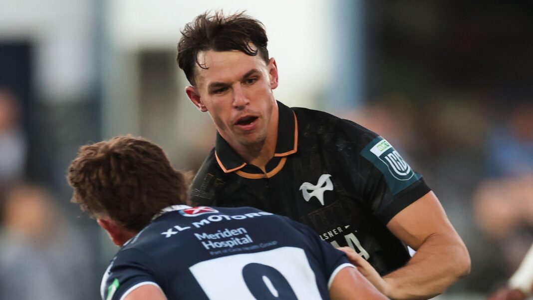 Welsh rugby’s key signings ahead of new season Tom Rogers runs with the ball for Ospreys