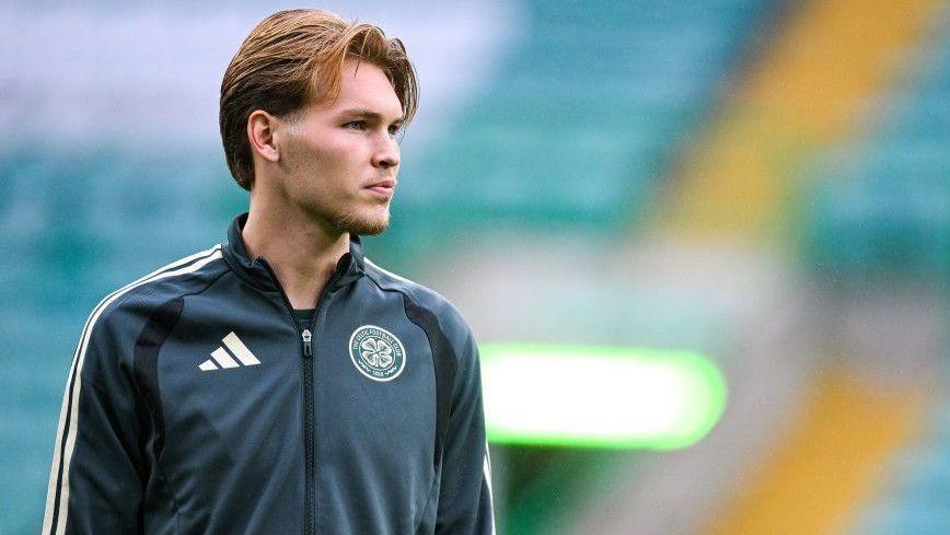 Celtic sign Dutch midfielder Van den Berg to add to loan trio Joel van den Berg was at Parkhead for Celtic's 3-0 win over Aberdeen