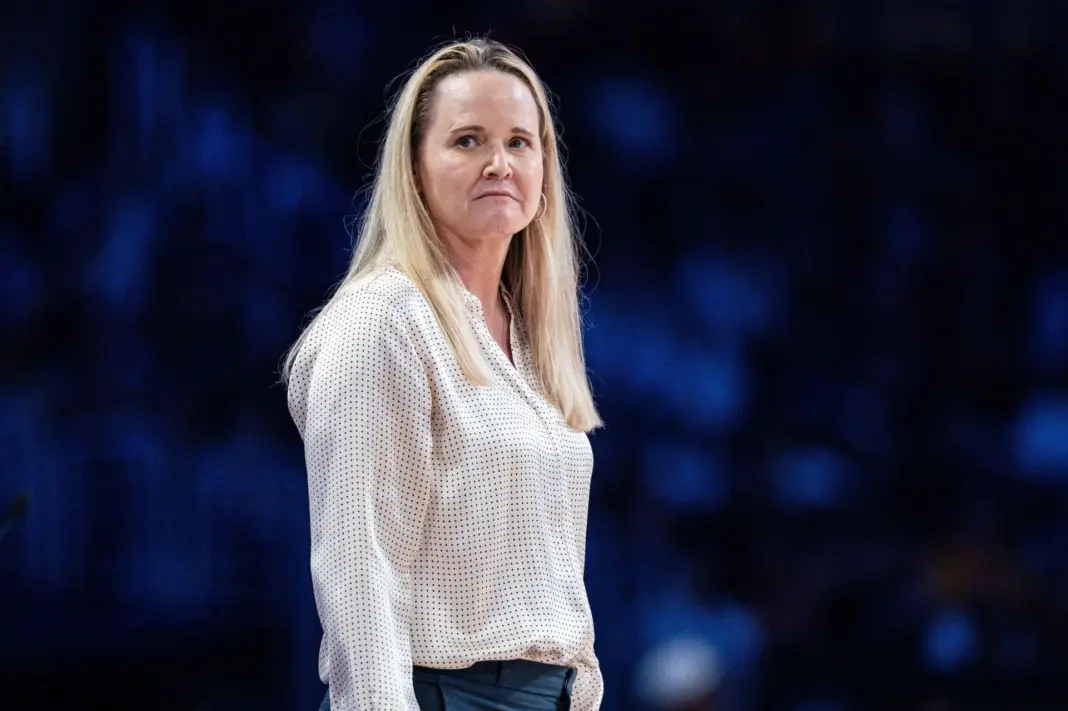 “Stephanie White time is up too”, “Should’ve fired her on the spot” – WNBA Fans Erupt As Sparks Fire Coach Lynne Roberts After Playoff Elimination “Stephanie White time is up too”, “Should’ve fired her on the spot” – WNBA Fans Erupt As Sparks Fire Coach Lynne Roberts After Playoff Elimination