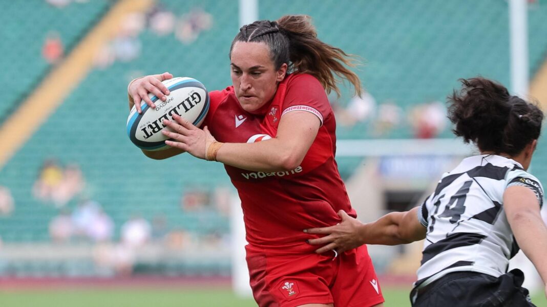 Carre and Keight win top Welsh rugby awards Courtney Keight scores for Wales against the Barbarians