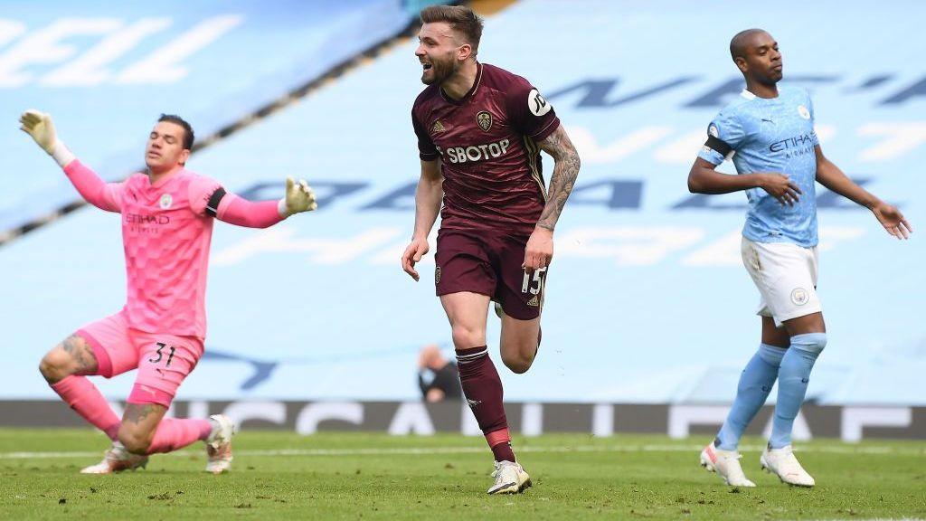 Stuart Dallas celebrates