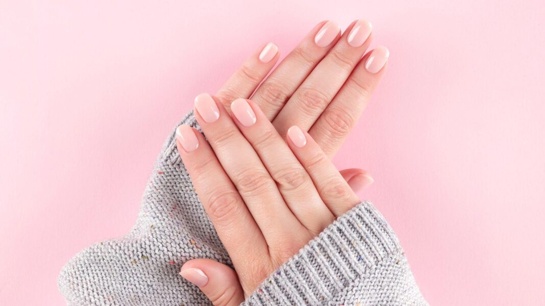 How the bare nails trend became a class issue Manicure withut coloured nail varnish