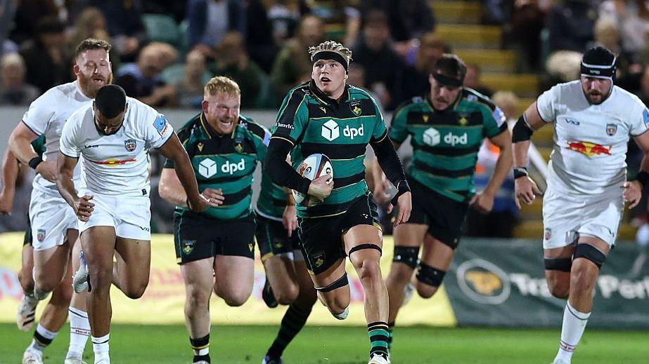 Henry Pollock makes a break