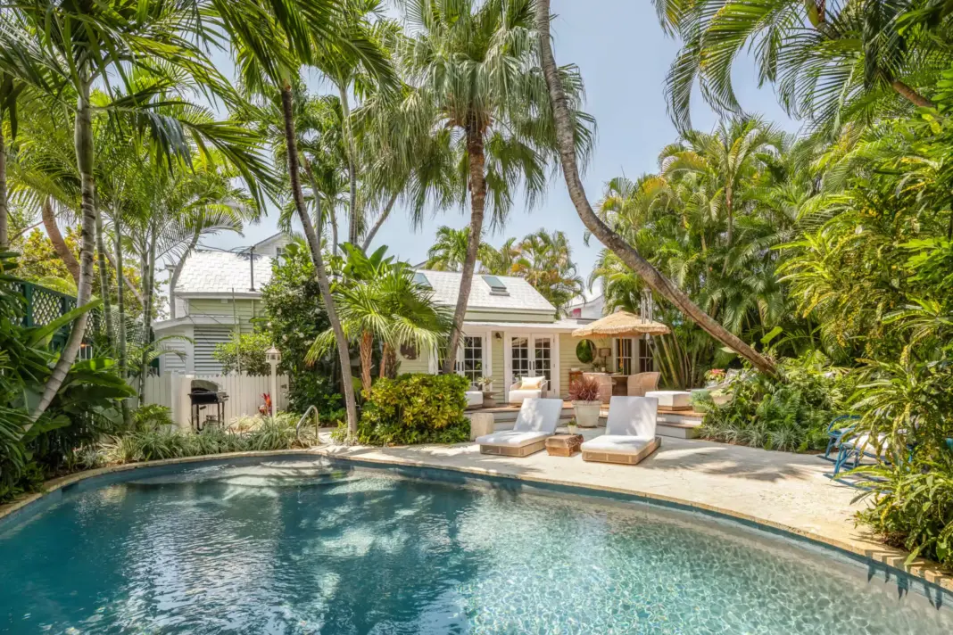 23 Best Airbnbs in Florida for Disney World Trips, Beach Getaways, and City Excursions 23 Best Airbnbs in Florida for Disney World Trips, Beach Getaways, and City Excursions