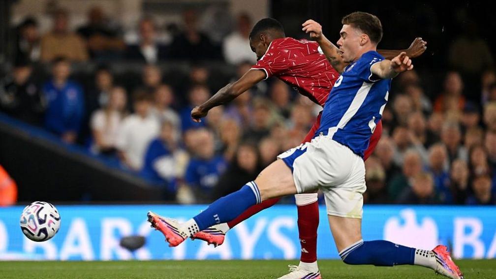 Liverpool got their first Premier League win of the season against Ipswich Town at Portman Road on Friday night.