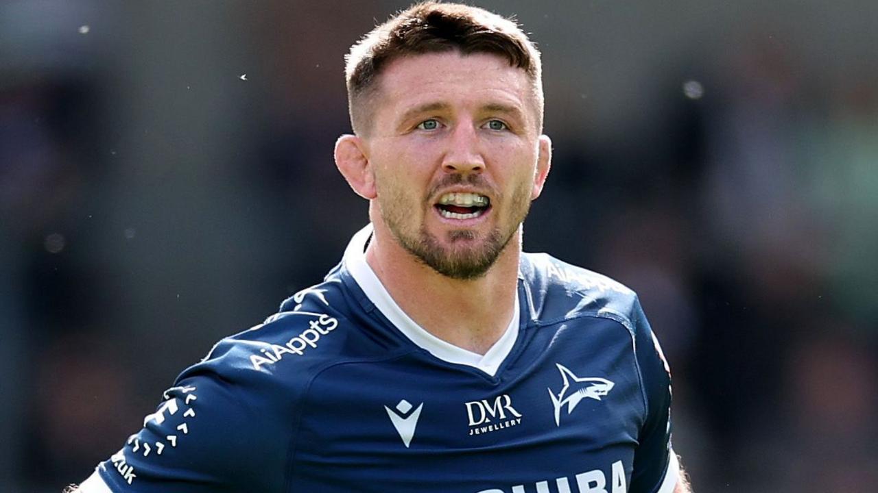 Tom Curry in action for Sale Sharks in a Prem match