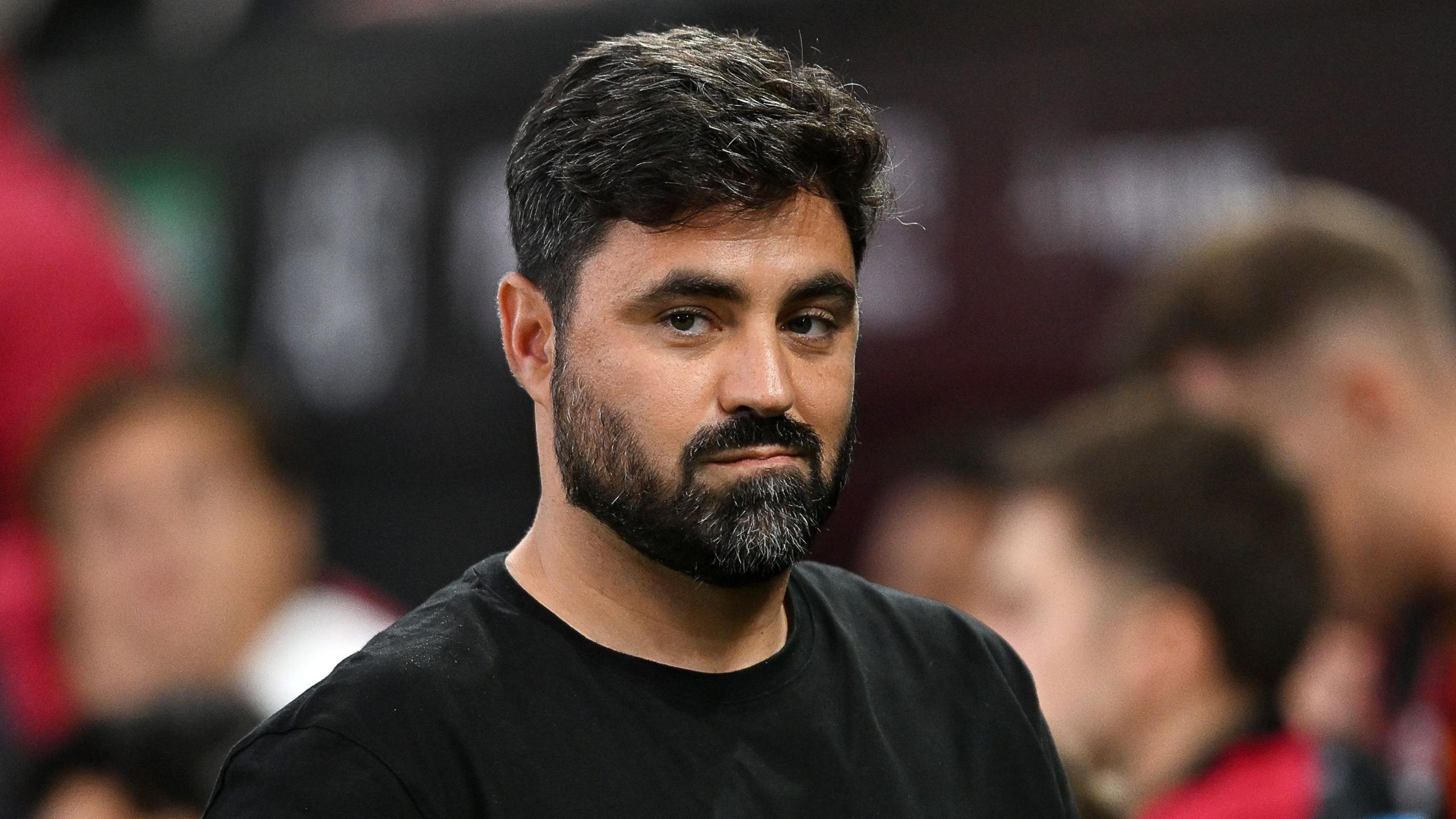 Vitor Matos on the touchline