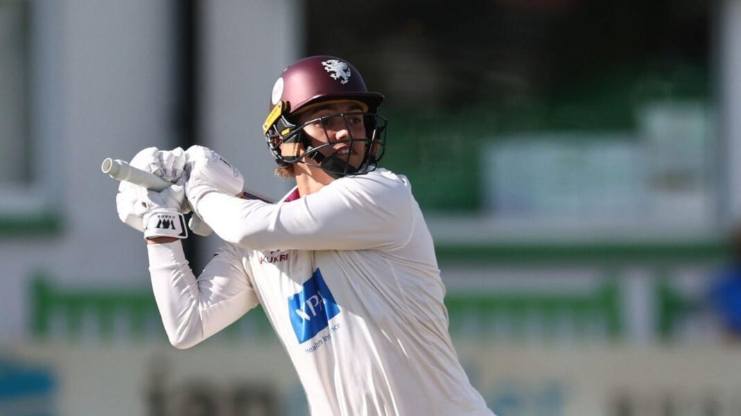 Josh Thomas batting for Somerset