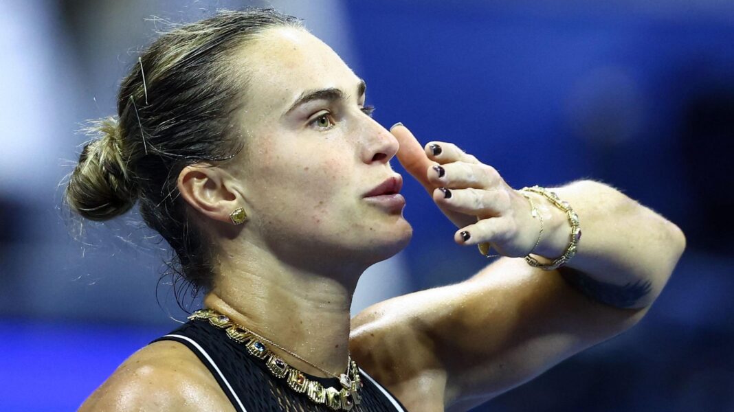 Aryna Sabalenka blows a kiss to the US Open crowd