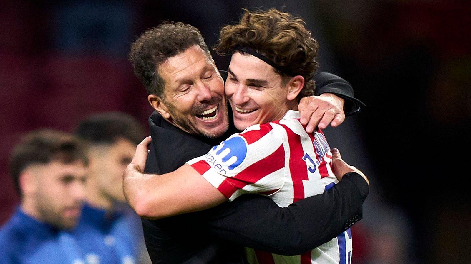 Diego Simeone and Julian Alvarez