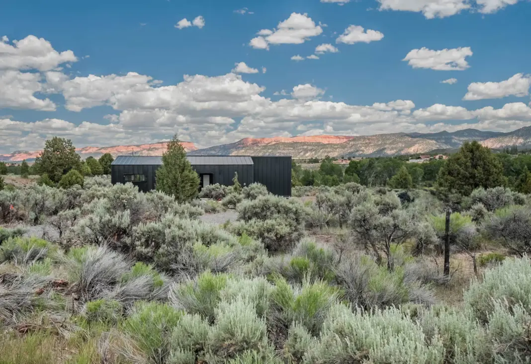 The Best Rentals and Hotels Near Bryce Canyon National Park Are All About the Views Airbnb 1715440627597694767 c0de74a0 14a7 4637 968c 9ce7584e945a